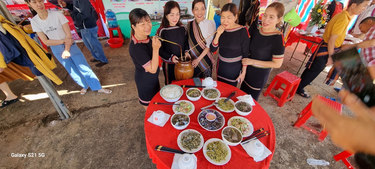 Ủy Ban Nhân Dân Xã Ea Knuếc Tham Gia Ngày Hội “Văn Hóa Thể Thao Các Dân Tộc ” Huyện Krông Pắc và  Hưởng Ứng Lễ Hội Cà Phê Buôn Ma Thuột Lần Thứ 8 Năm 2023 